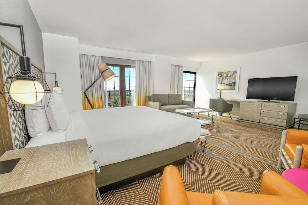 Doubletree By Hilton Austin — 9