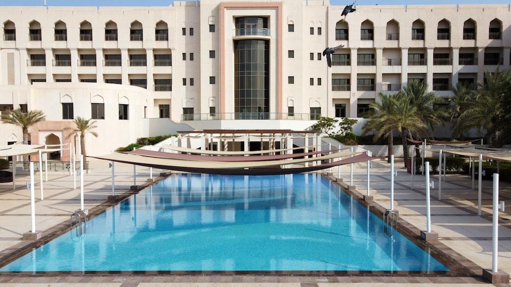 CROWNE PLAZA SOHAR 140004 — 4