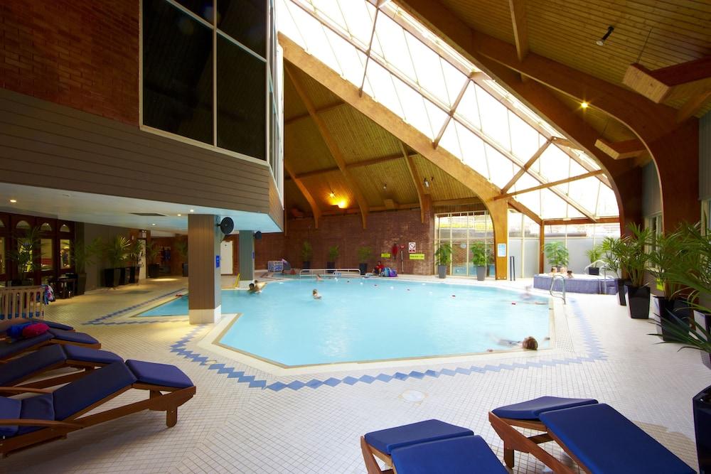 Village Urban Resort Swindon — 6