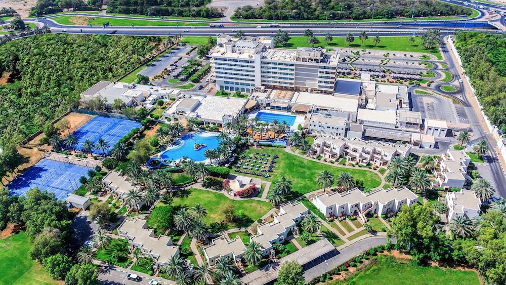 Radisson Blu Hotel & Resort Al Ain — 7
