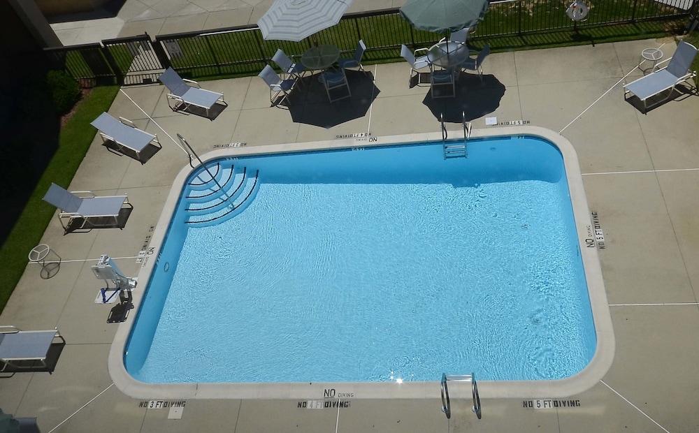 Hampton Inn Fayetteville Fort Bragg — 7