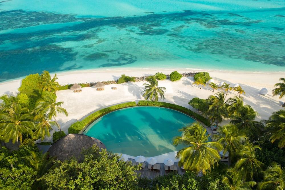 LUX South Ari Atoll 81484 — 8