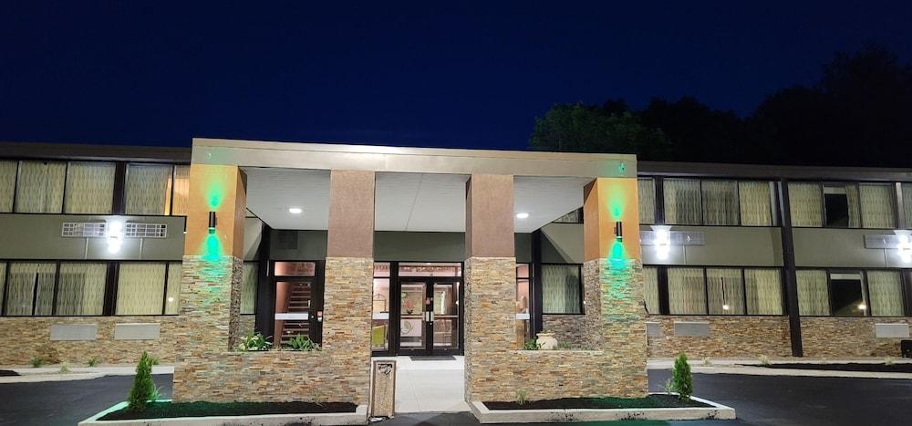 Wingate by Wyndham Lake George — 2