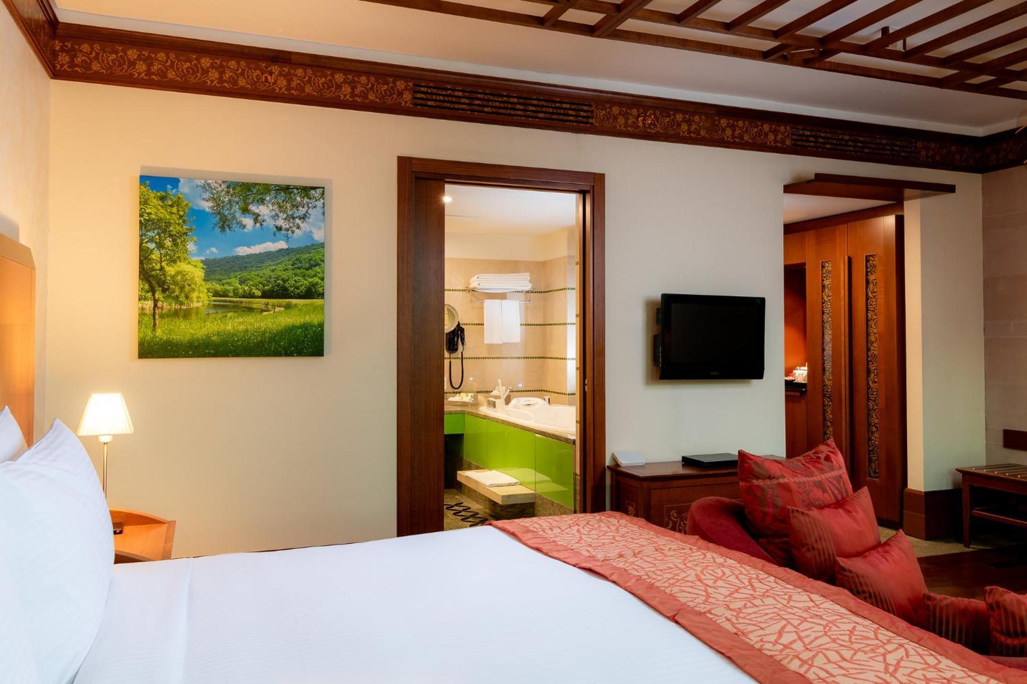 HOLIDAY INN AL THURAYA CITY — 2