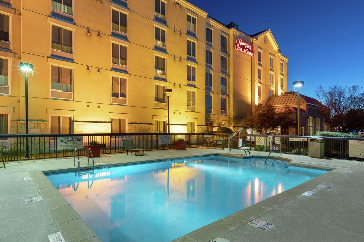 HAMPTON INN AND SUITES AUSTIN AIRPORT — 8