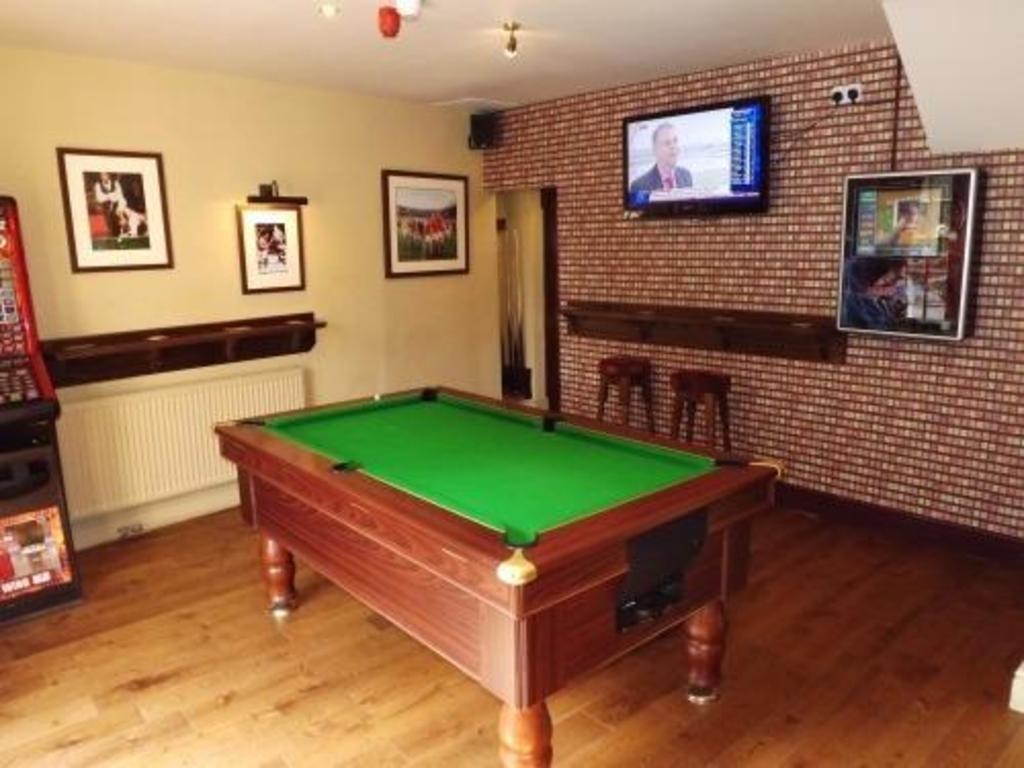 The New Globe Inn — 3