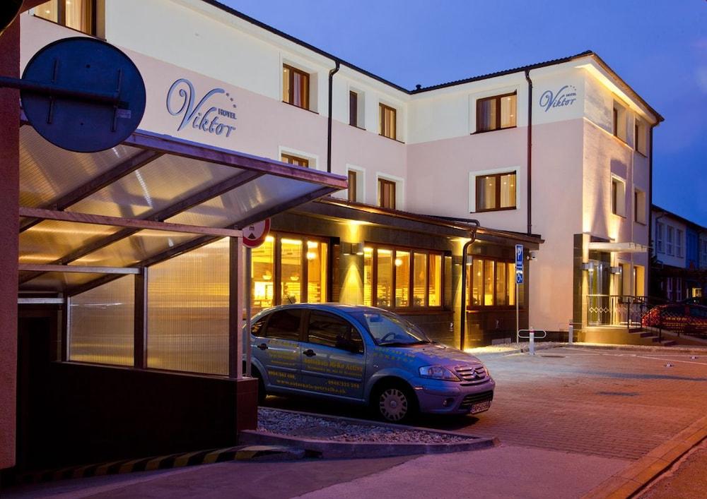 Hotel Viktor 1083828 — 1