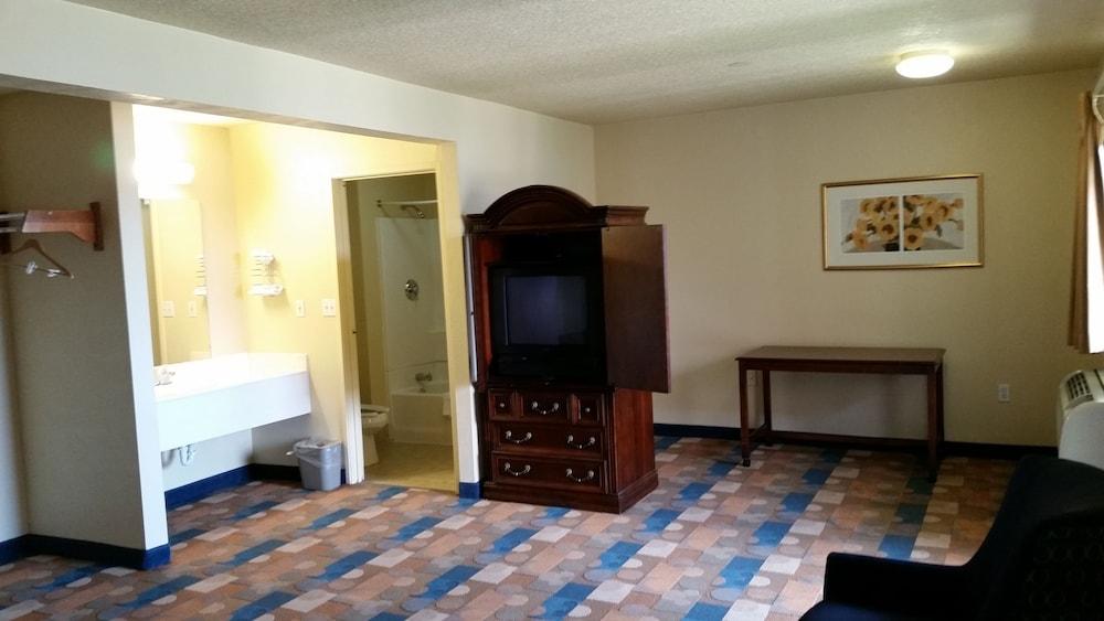 Travel Inn Motel — 10