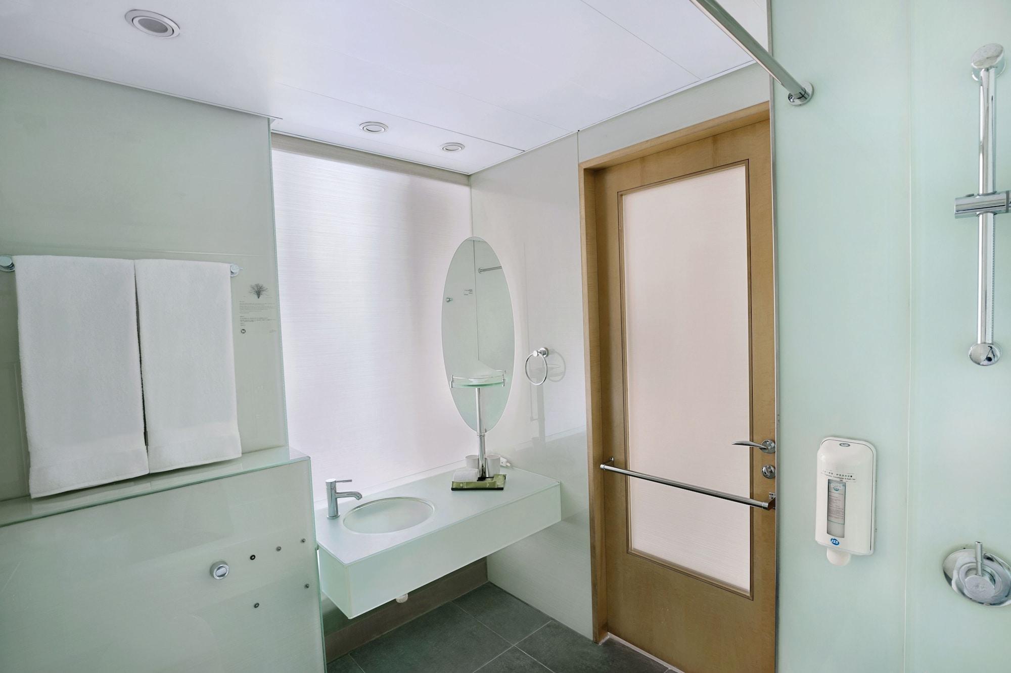 Rambler Garden Hotel 78724 — 7