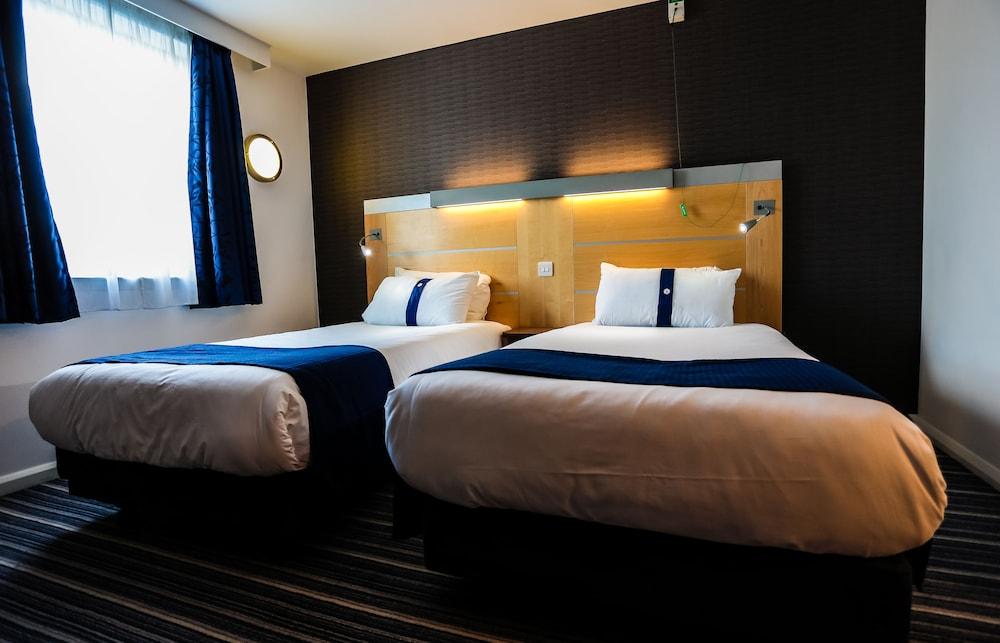 EXPRESS BY HOLIDAY INN CASTLE BROMWICH — 9