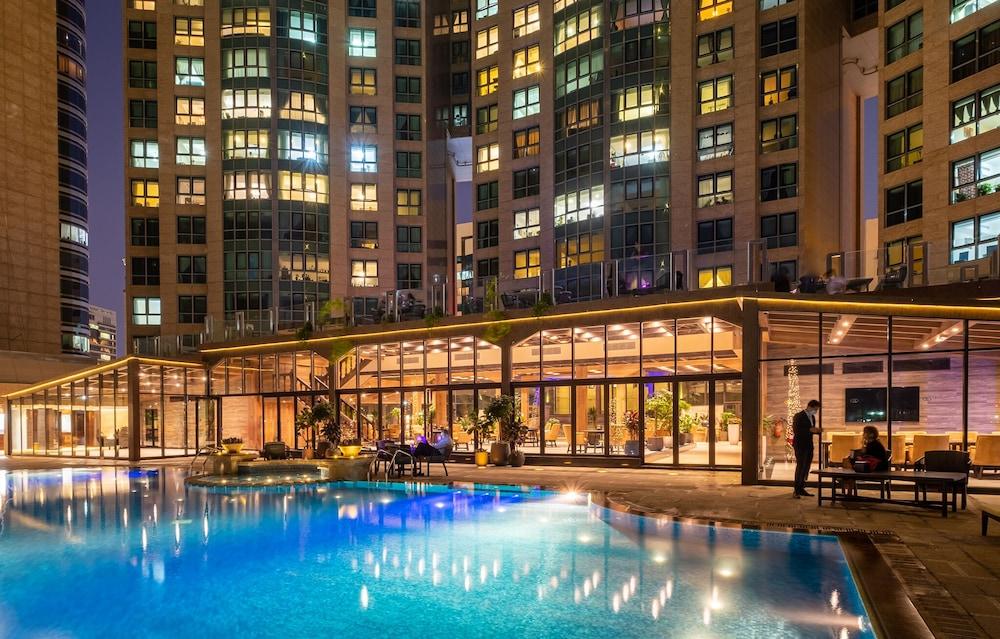 Sofitel Abu Dhabi Corniche — 4