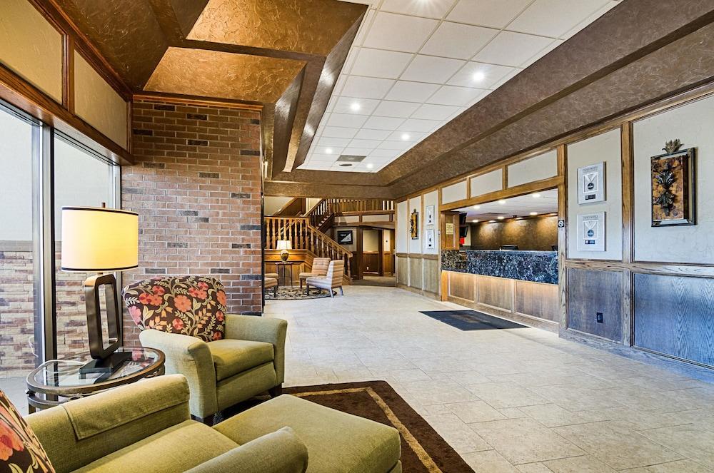 Clarion Inn Garden City, KS — 7