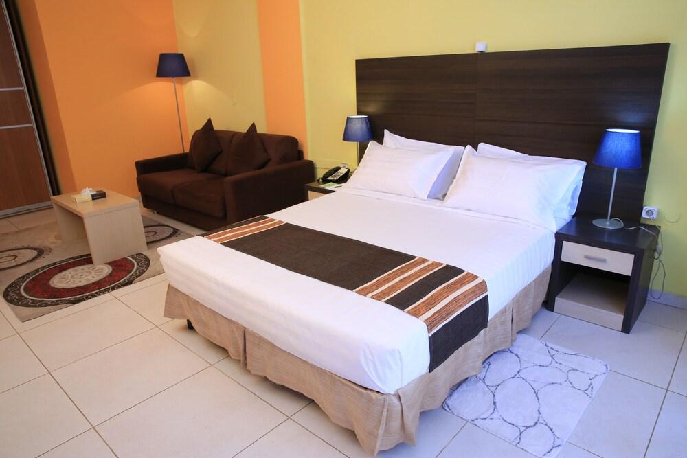 Reliance Hotel Apartment — 4