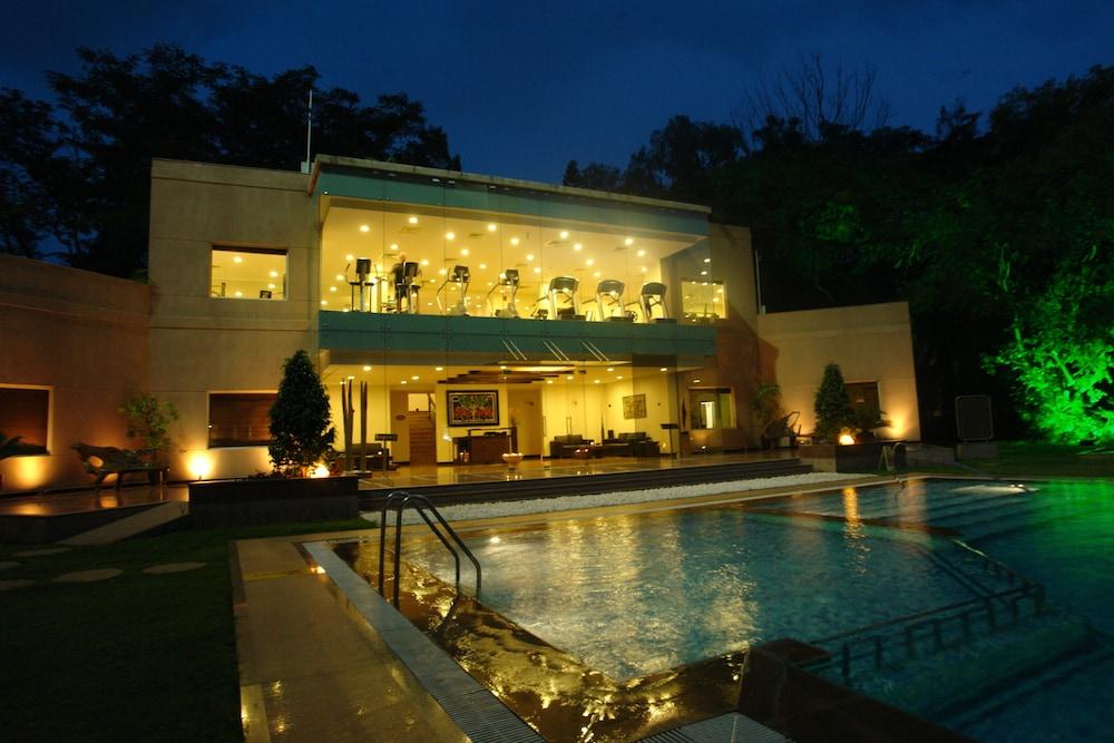 THE LALIT ASHOK — 3