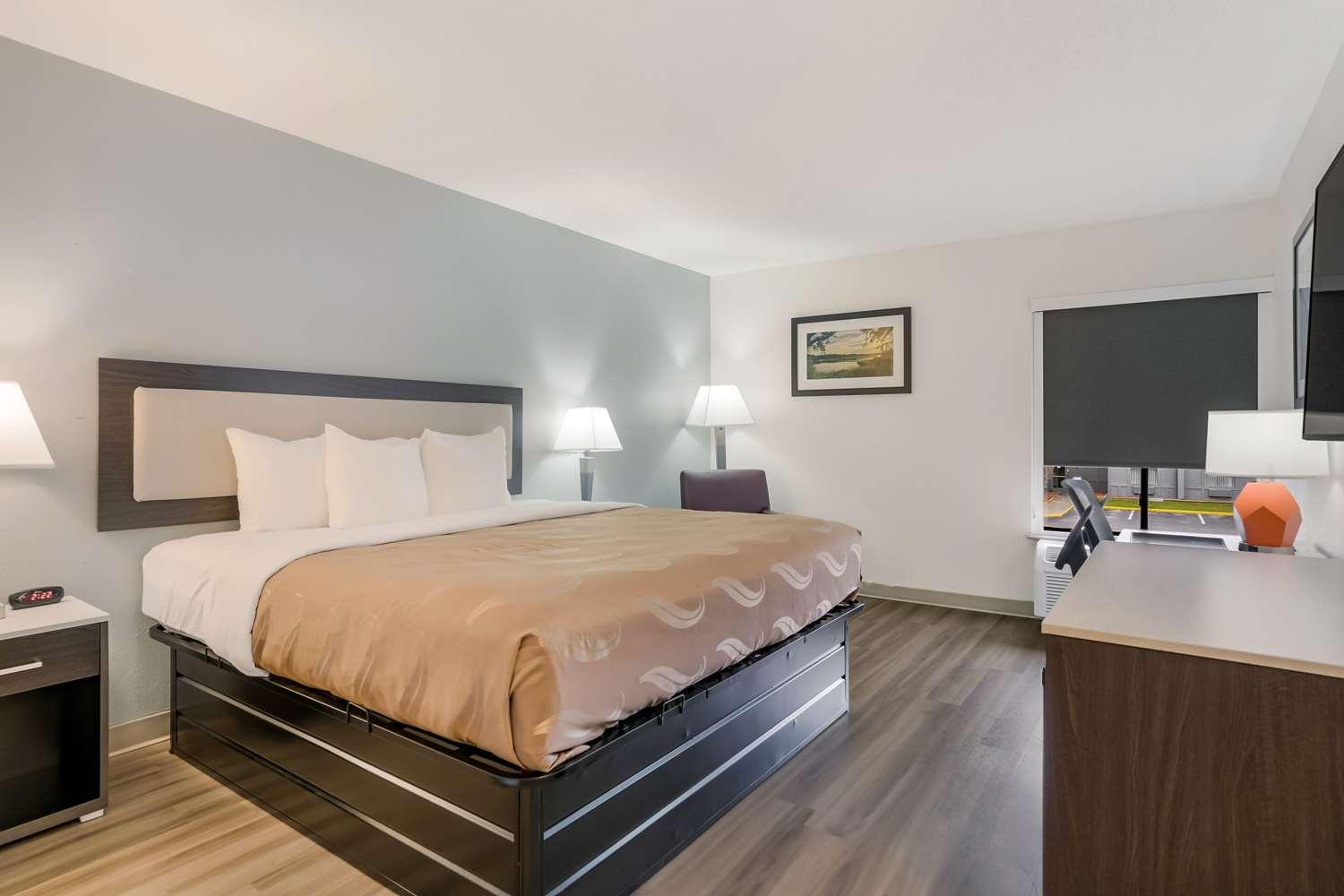 Quality Inn Jacksonville Near Camp Lejeune — 8