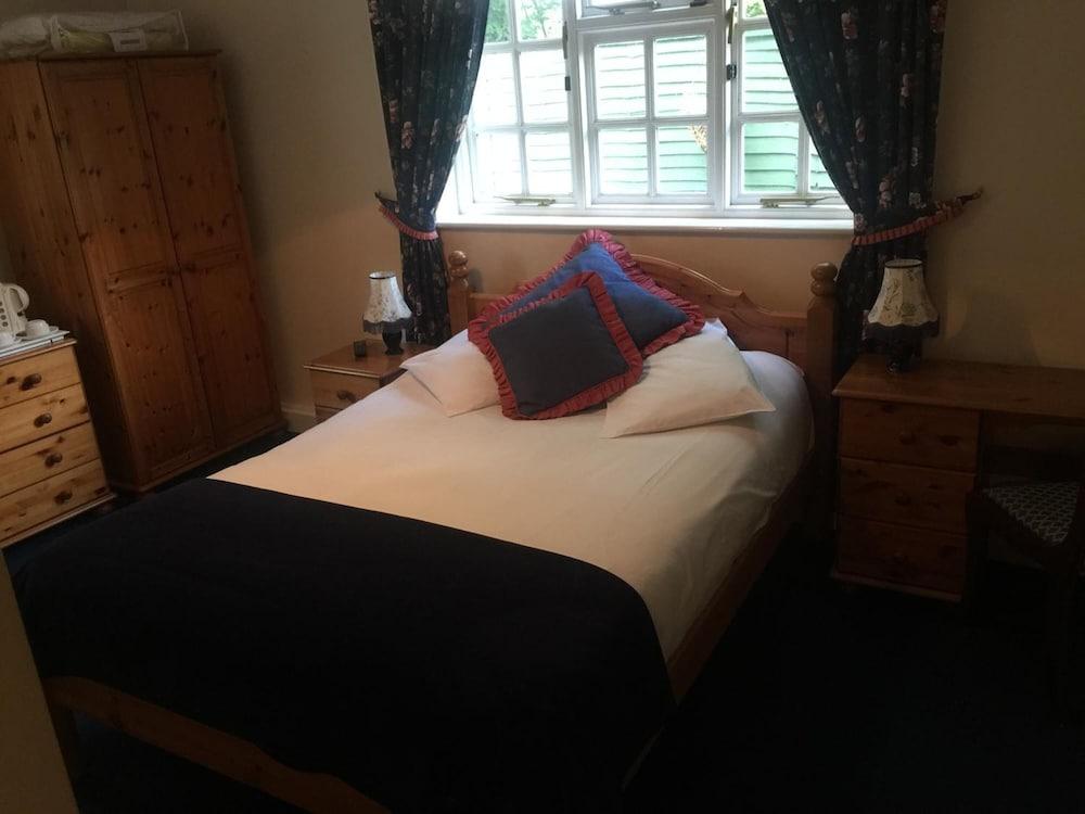 The Winchfield Inn — 7