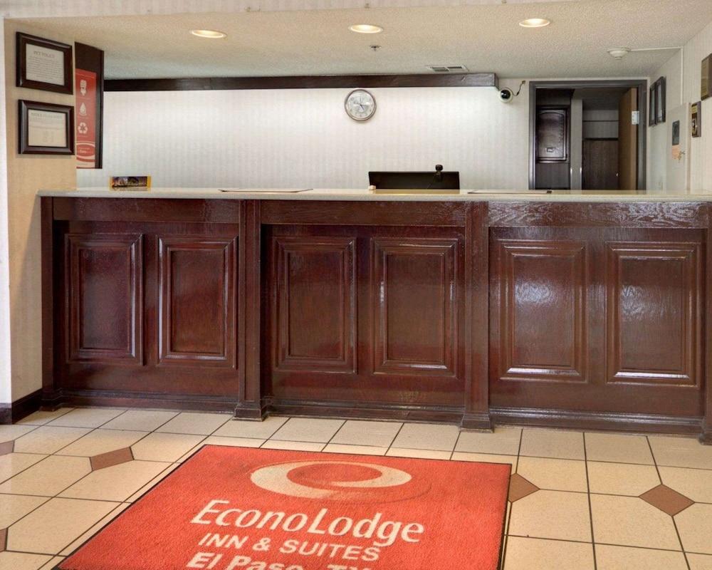 Econo Lodge Inn & Suites El Paso West — 5