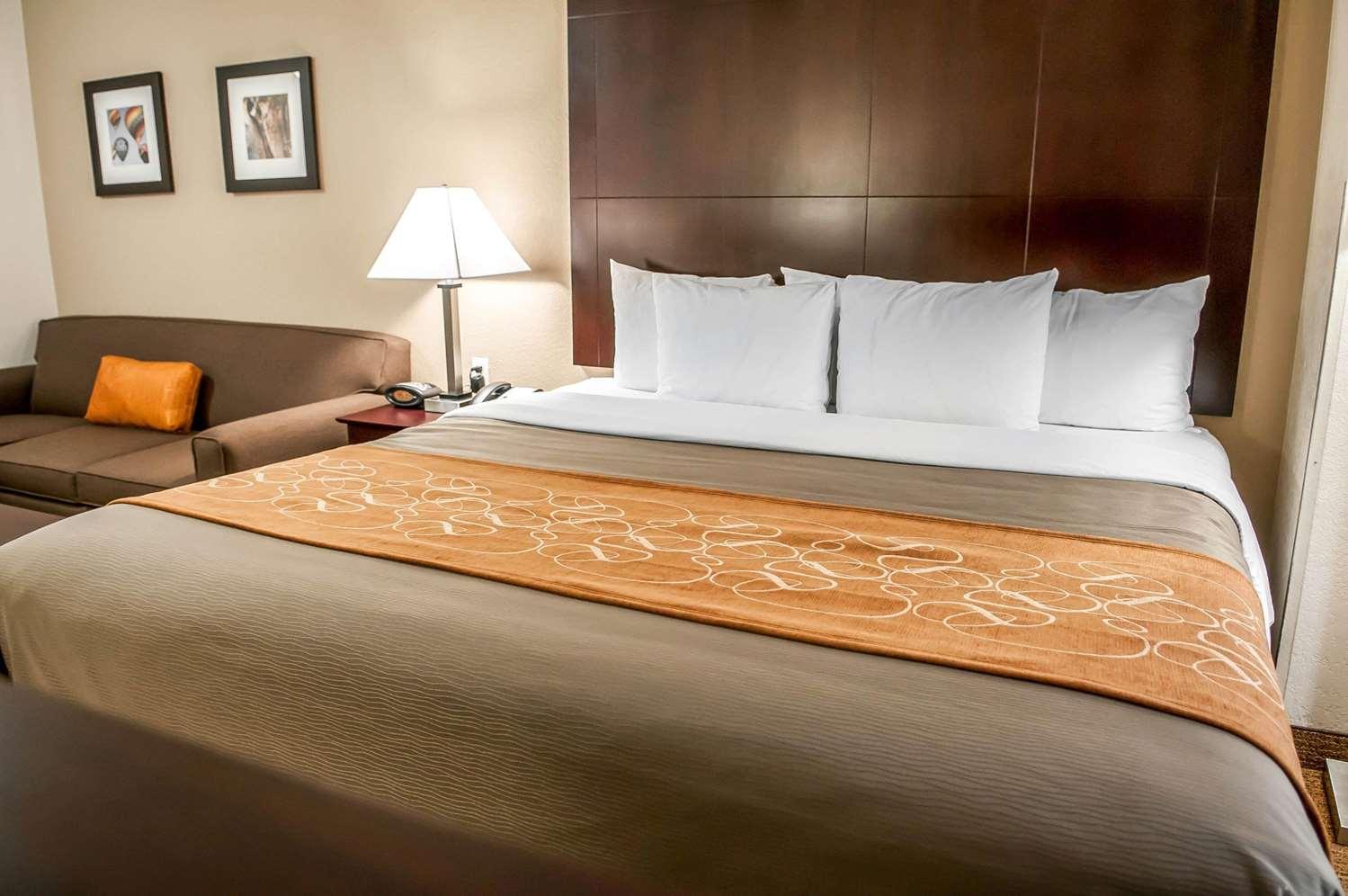 Comfort Suites Albuquerque/North Journal Center — 7