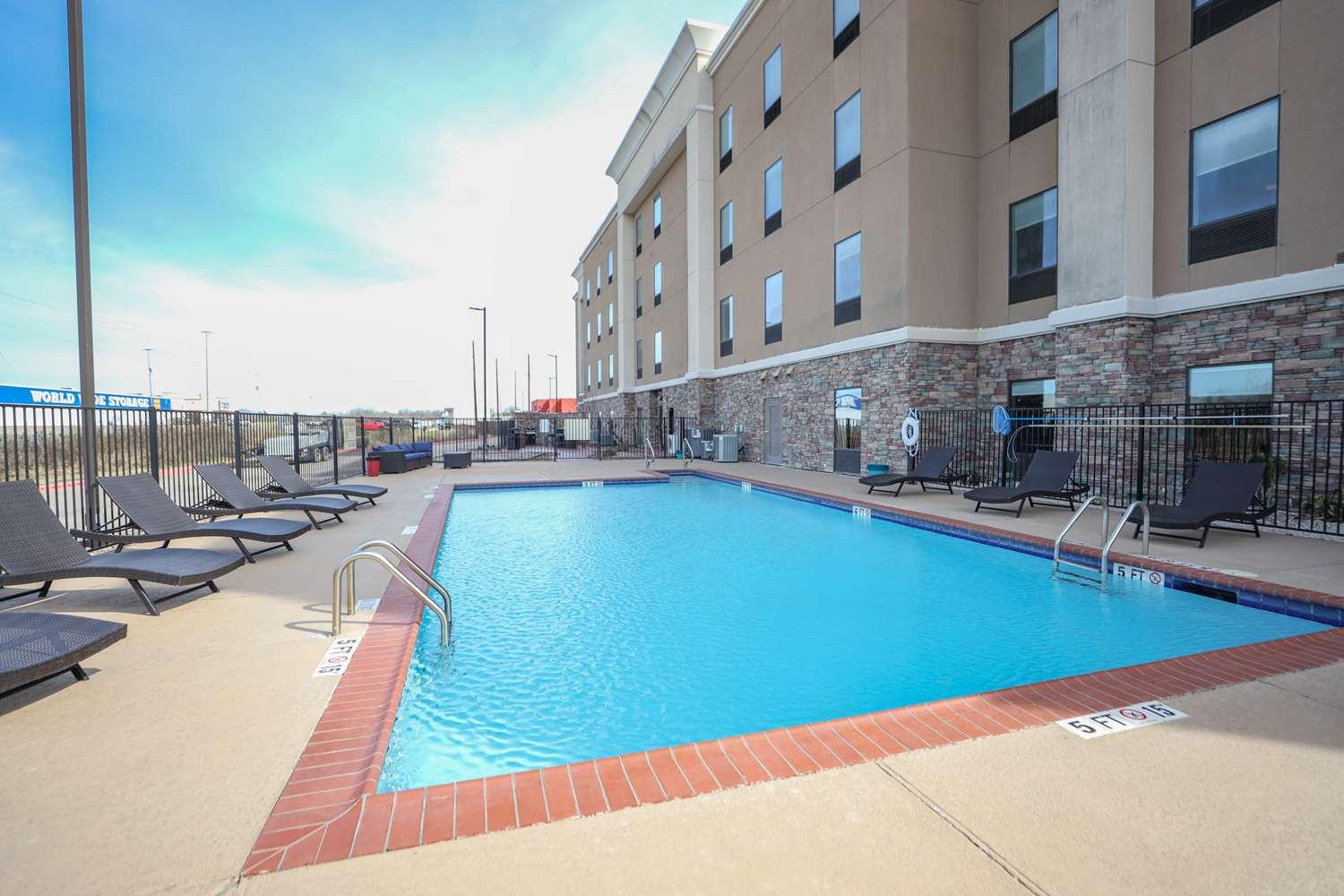 Hampton Inn & Suites Bay City, TX — 3