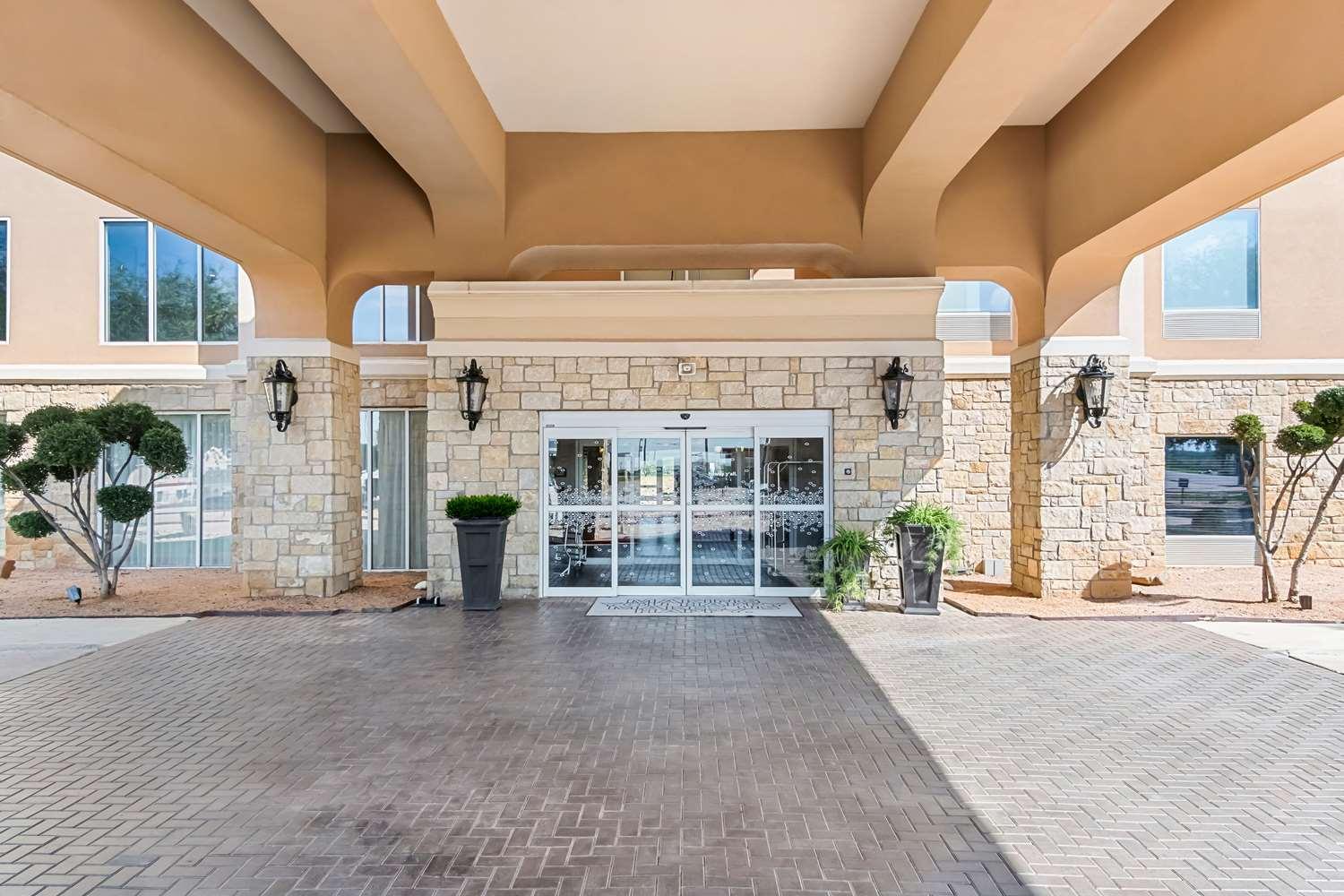 Hampton Inn Suites Abilene I-20 — 4