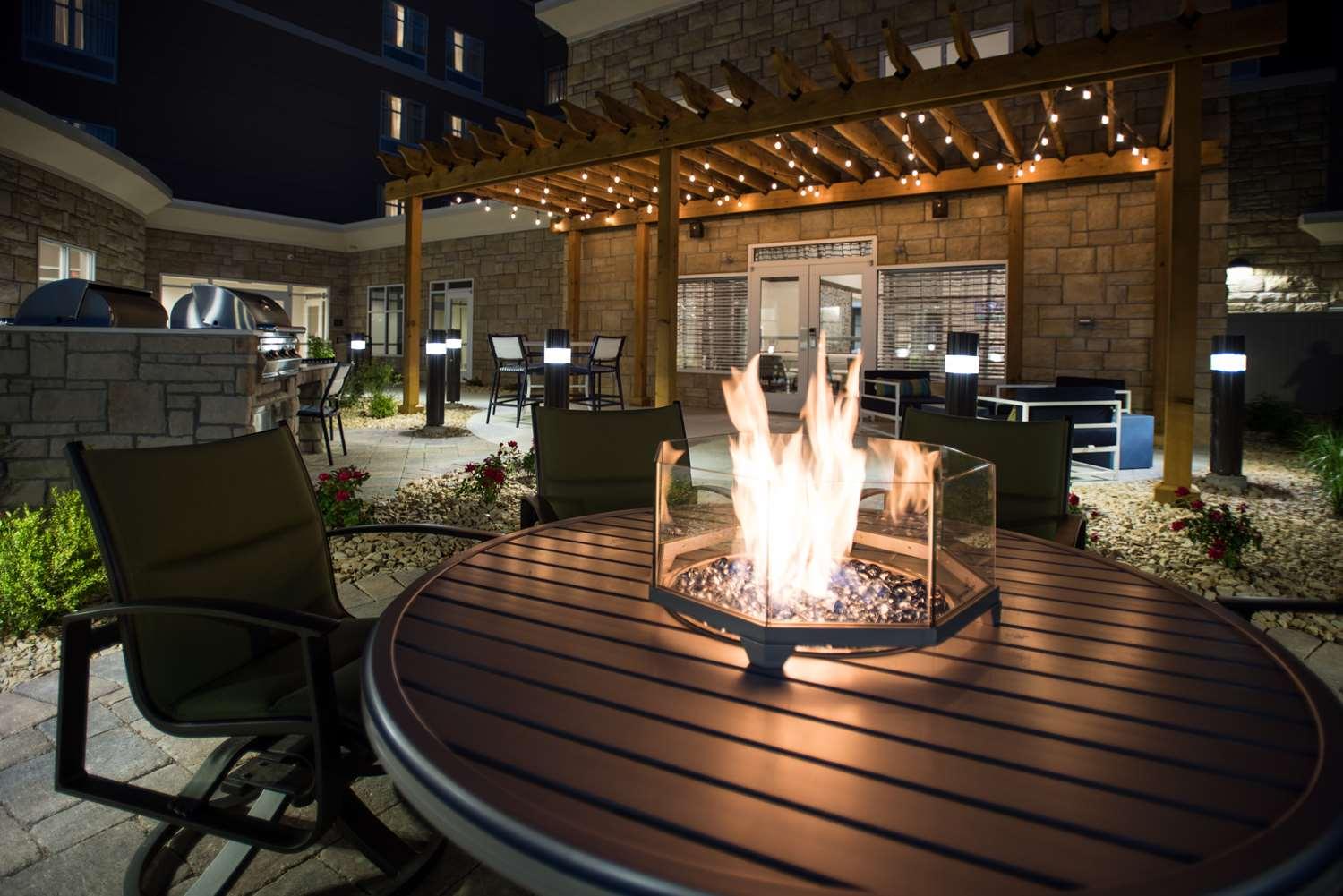 Hilton Garden Inn Atlanta Airport North — 3