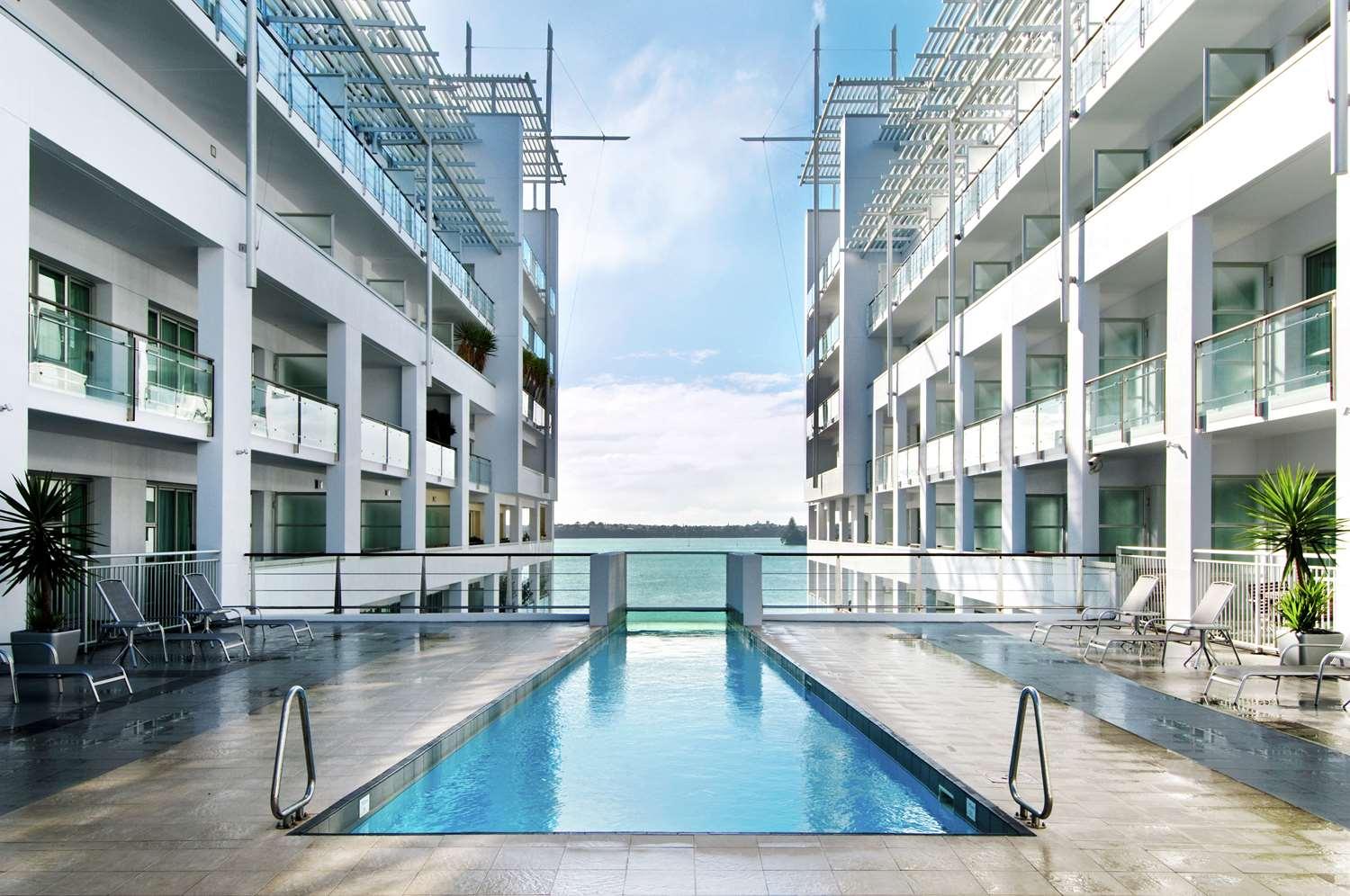 Hilton Auckland — 10