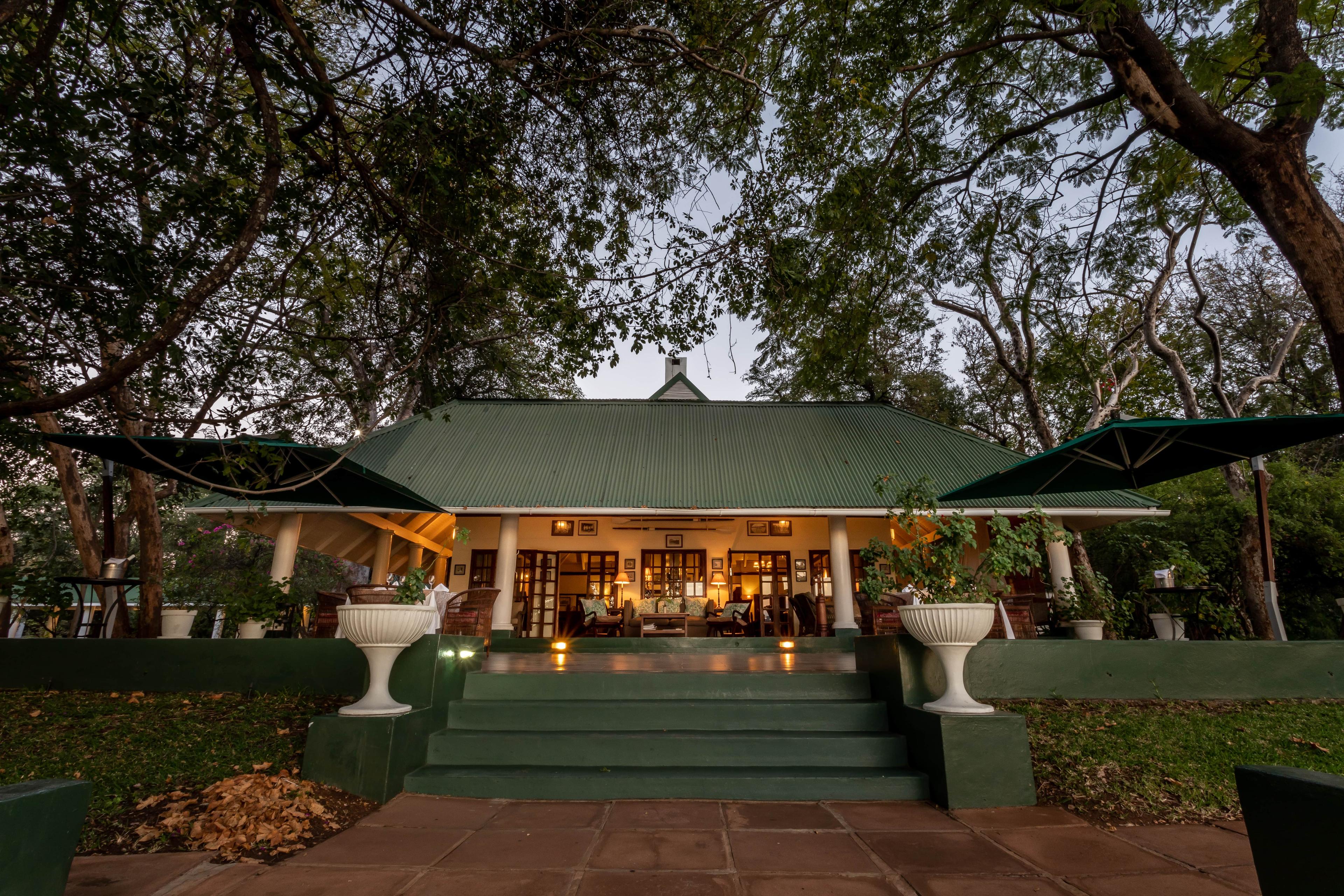 RIVER CLUB(T) — 1