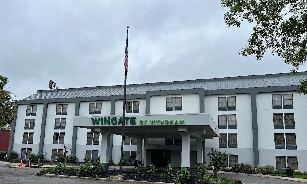 Wingate by Wyndham Cranberry — 2