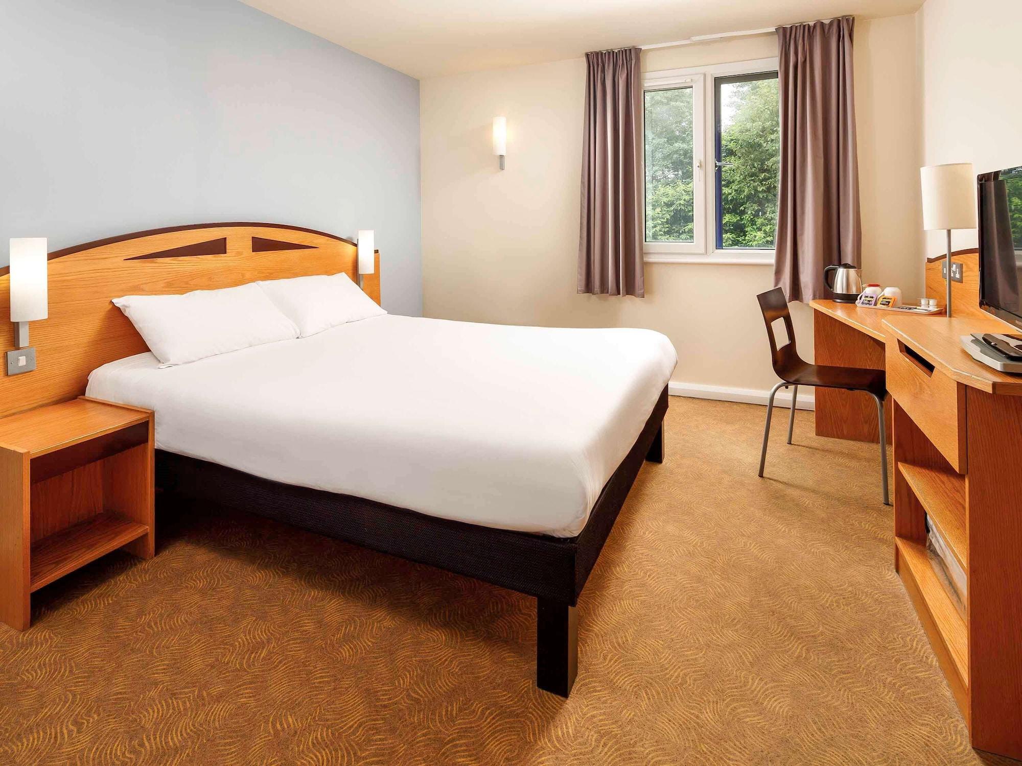 Lincoln Hotel — 9