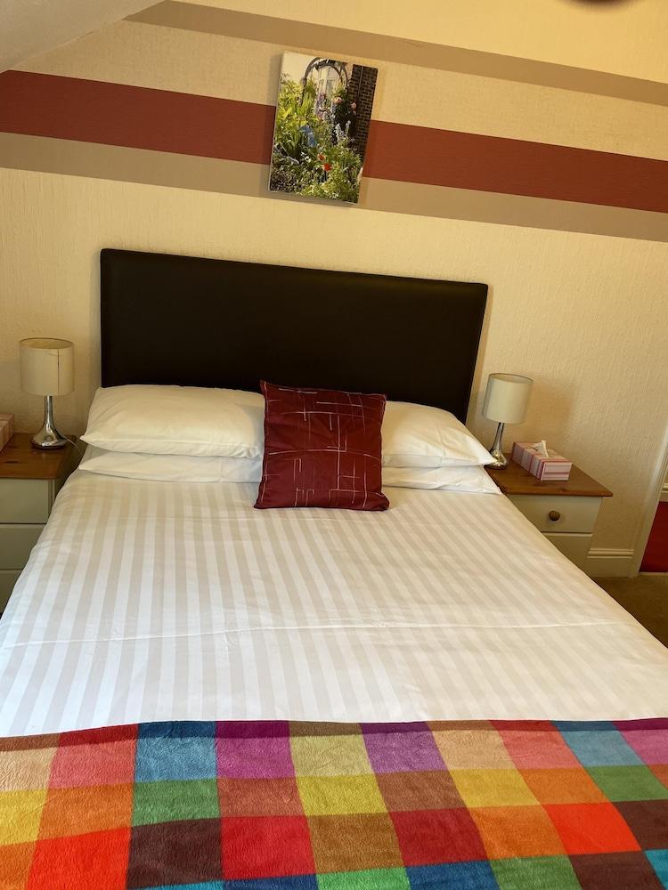 Diamonds Lodge Ltd (Ex Crossways Guest House) — 7