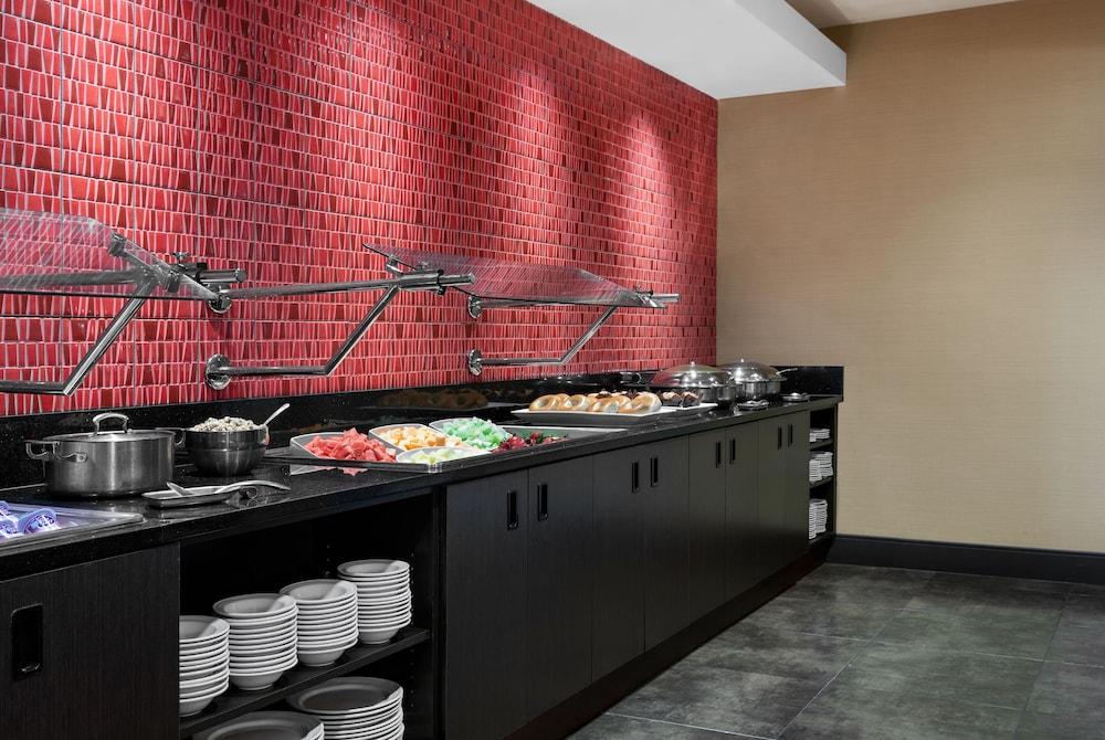 Buffalo Marriott Niagara — 9