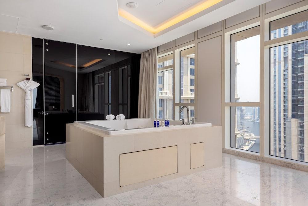 V Hotel Dubai Curio Collection By Hilton — 9