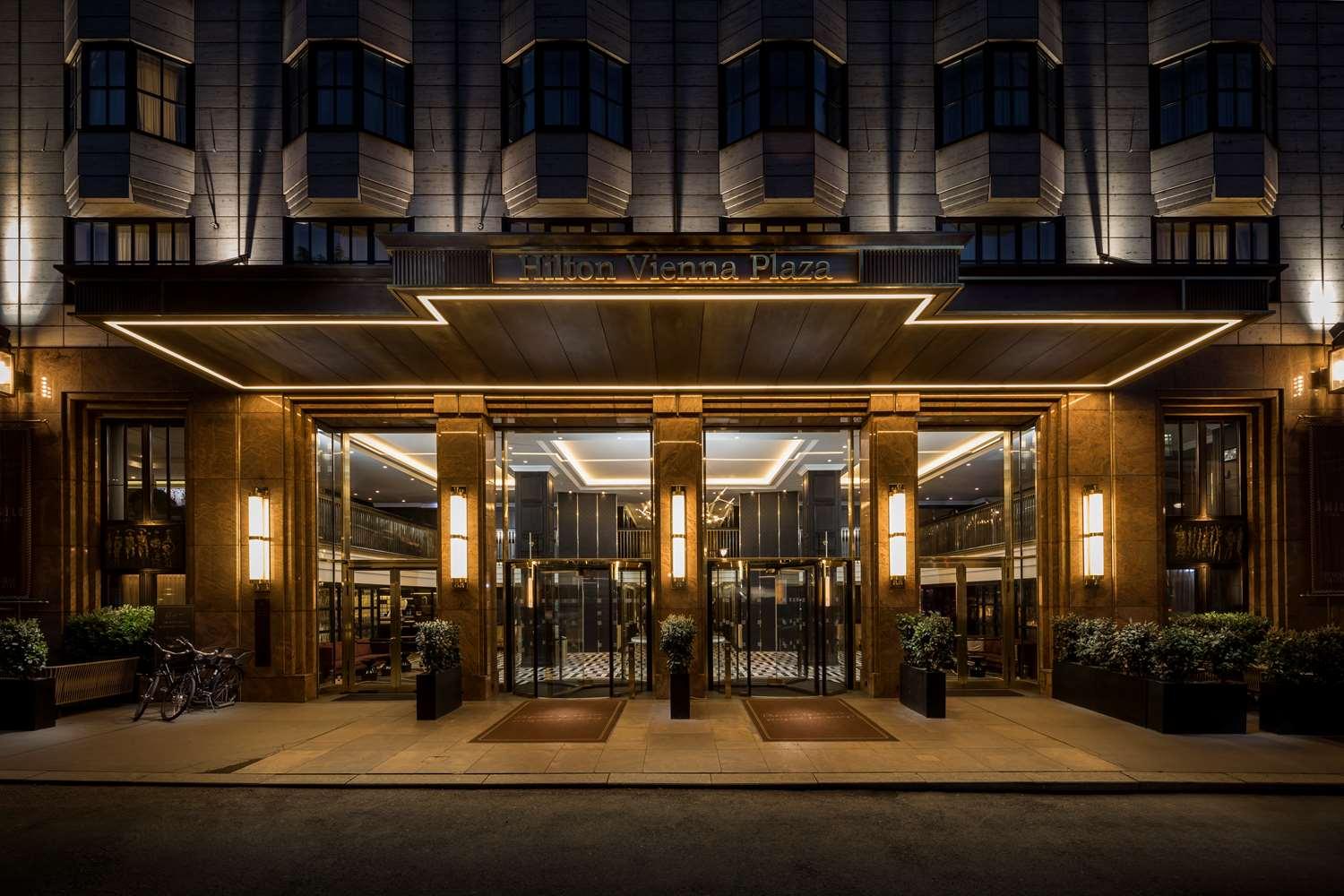 HILTON VIENNA PLAZA 2314 — 4