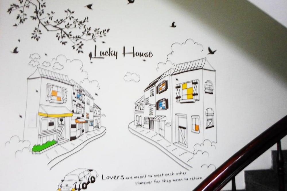 Lucky House Hotel — 3