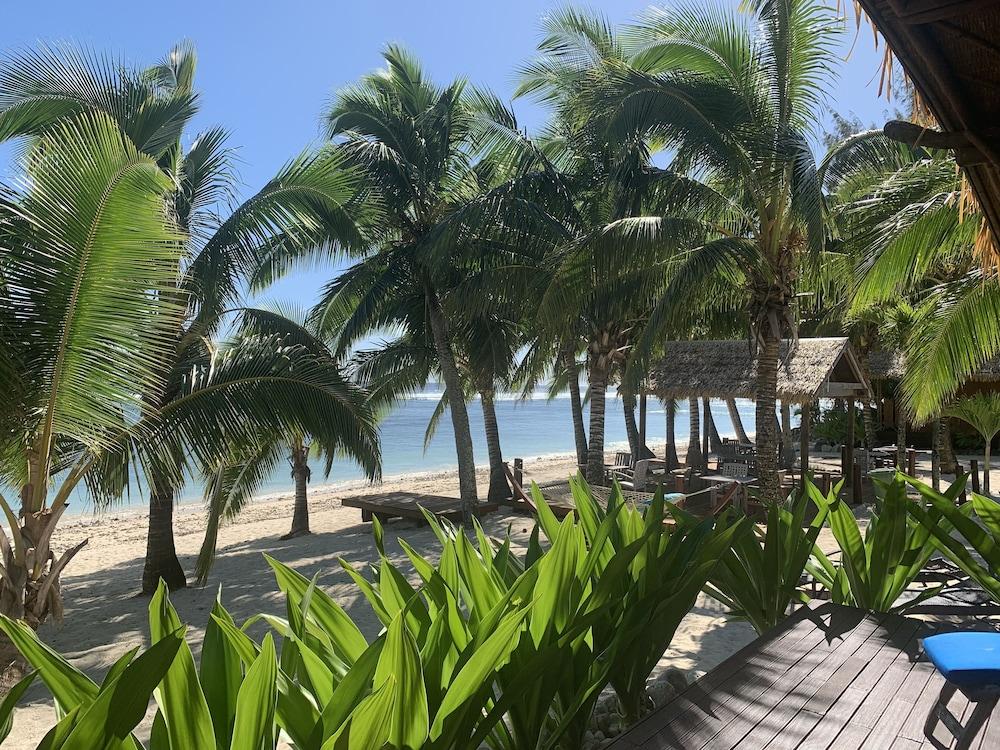 MAGIC REEF BUNGALOWS — 9