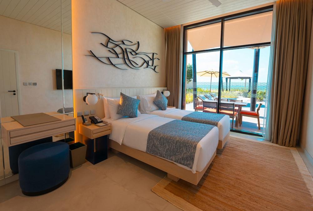 Bab Al Nojoum Hudayriyat Villas — 4