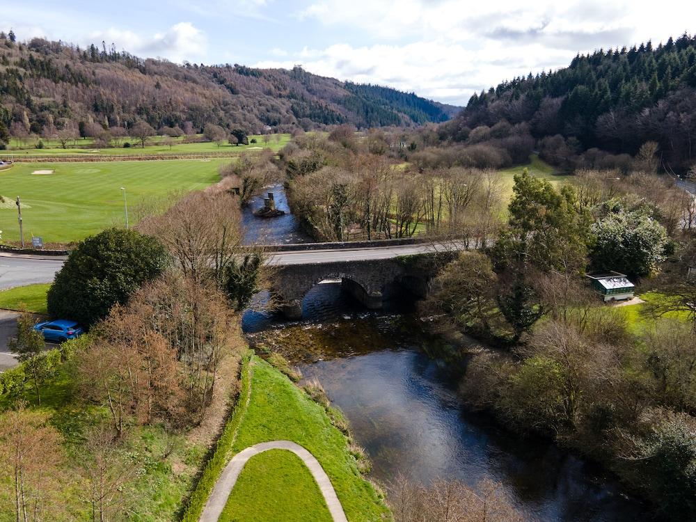 Woodenbridge Hotel 97469 — 9