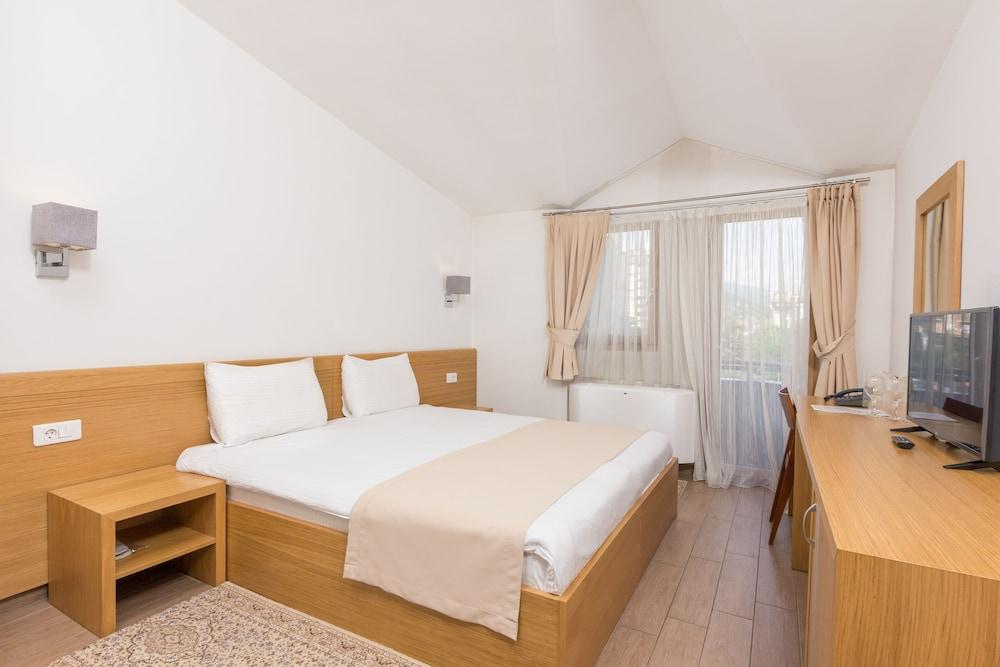 Hotel Lirak 1255288 — 8