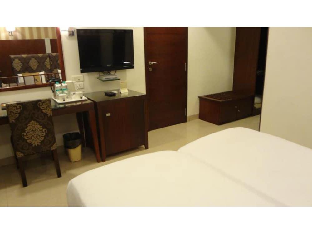 SUBA PALACE HOTEL