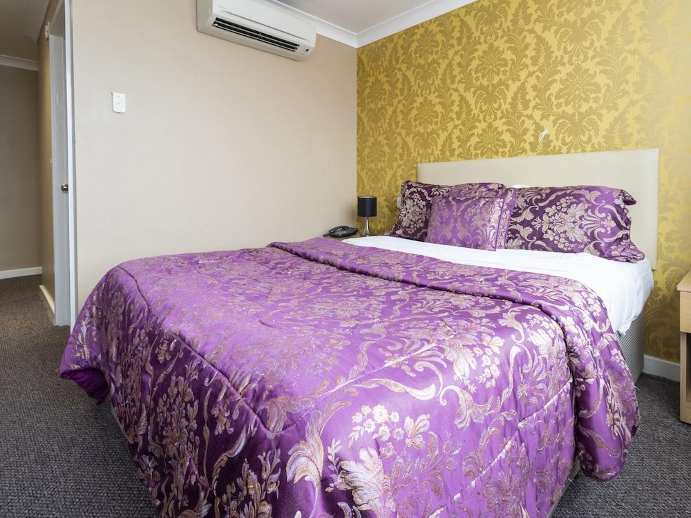 Stuart Hotel — 9