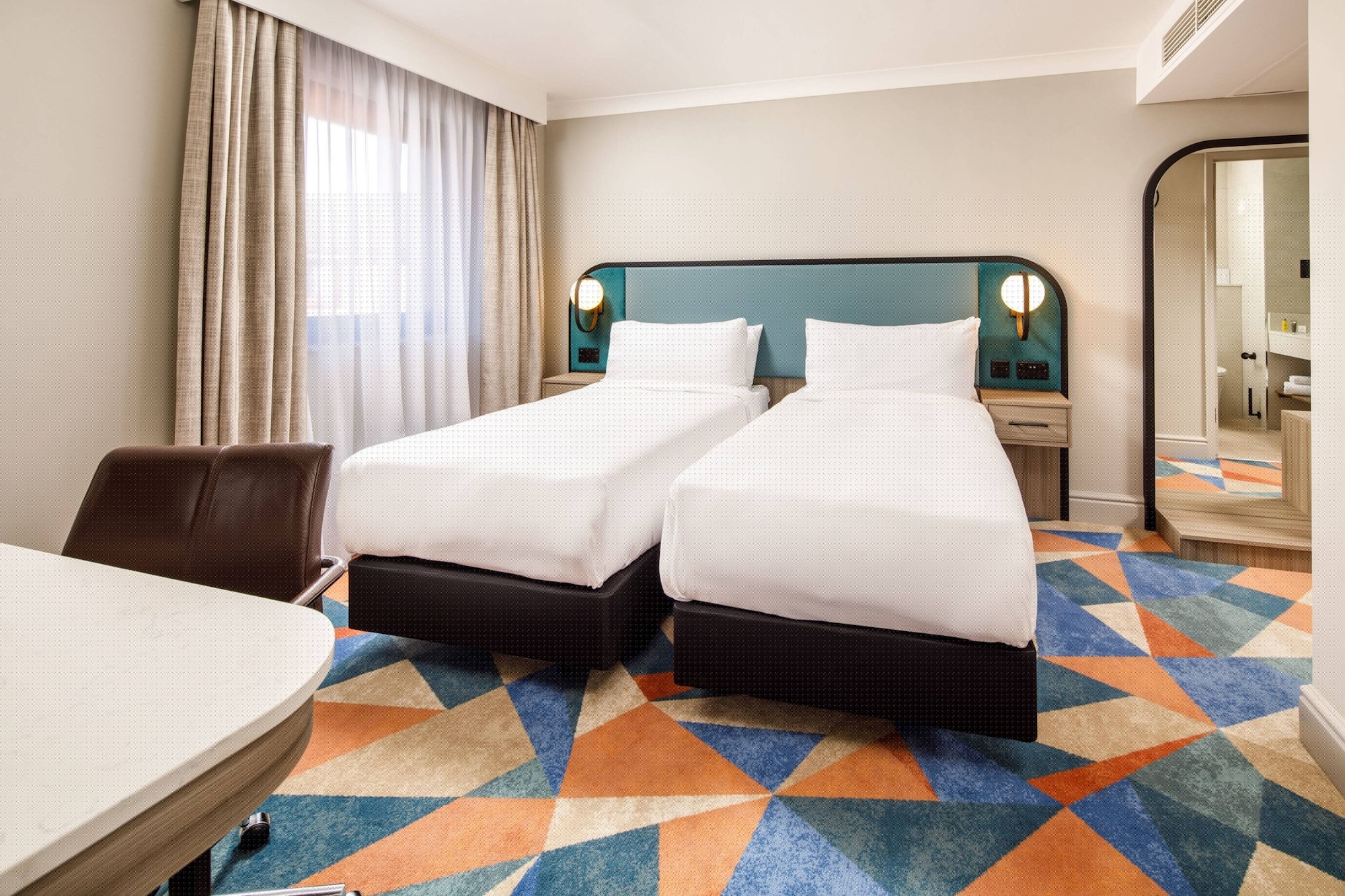 Delta Hotels Warwick — 7