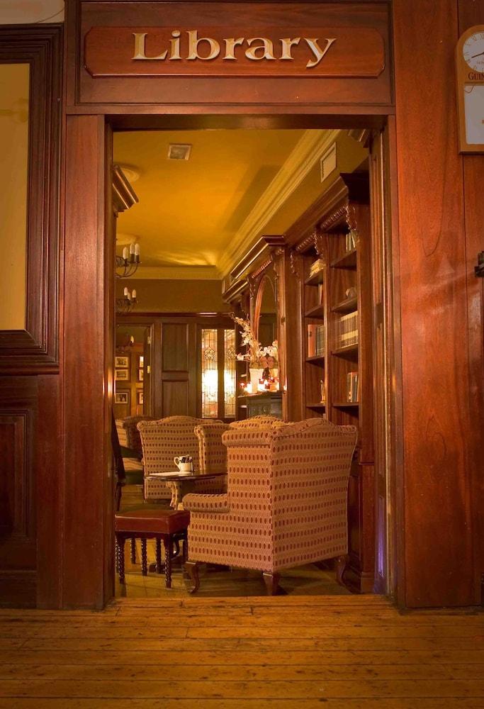 CAHIR HOUSE HOTEL 97499 — 5