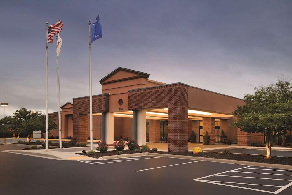 Doubletree By Hilton Milwaukee — 5