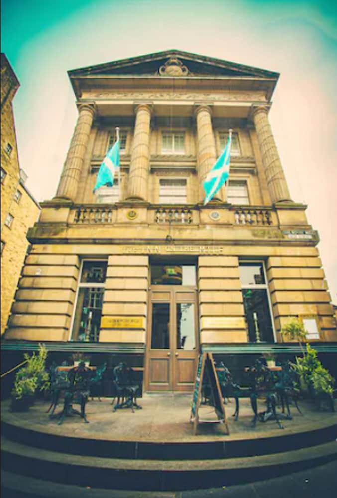 THE INN ON THE MILE(Formerly Bank Hotel) — 1