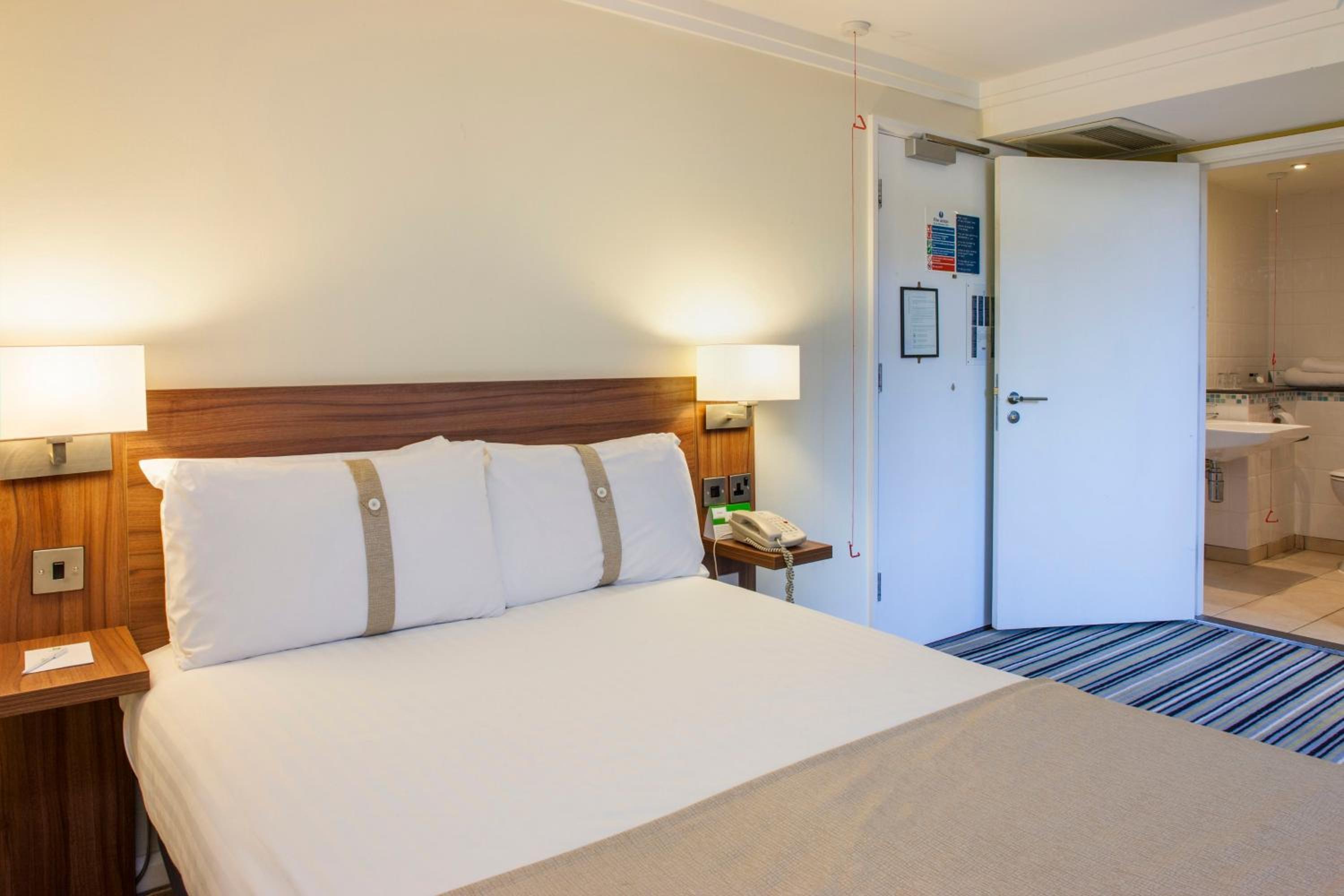 Holiday Inn Swindon — 7