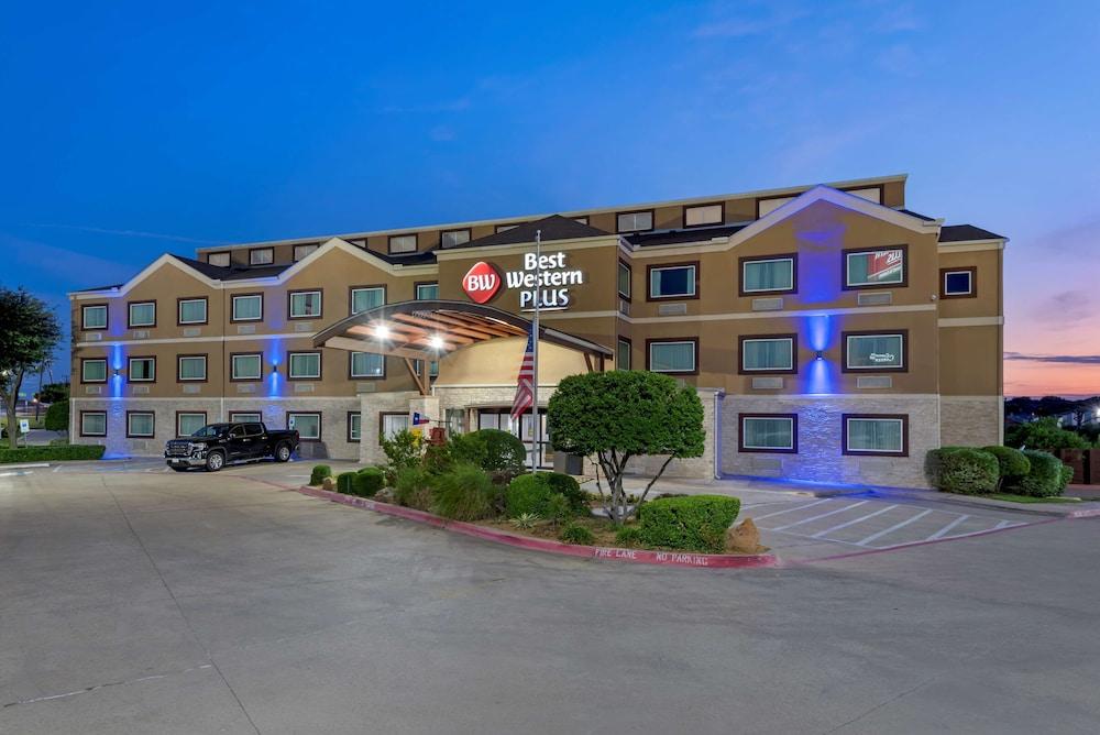 Best Western Plus Arlington North Hotel and Suites