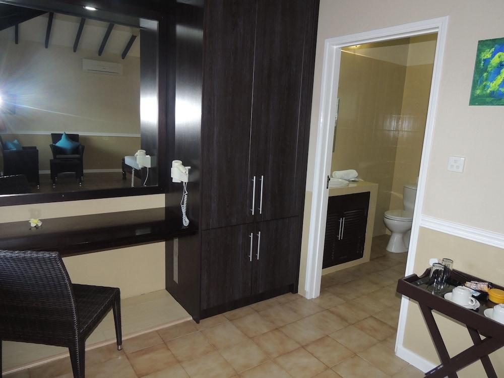 Hotel La Roussette — 7