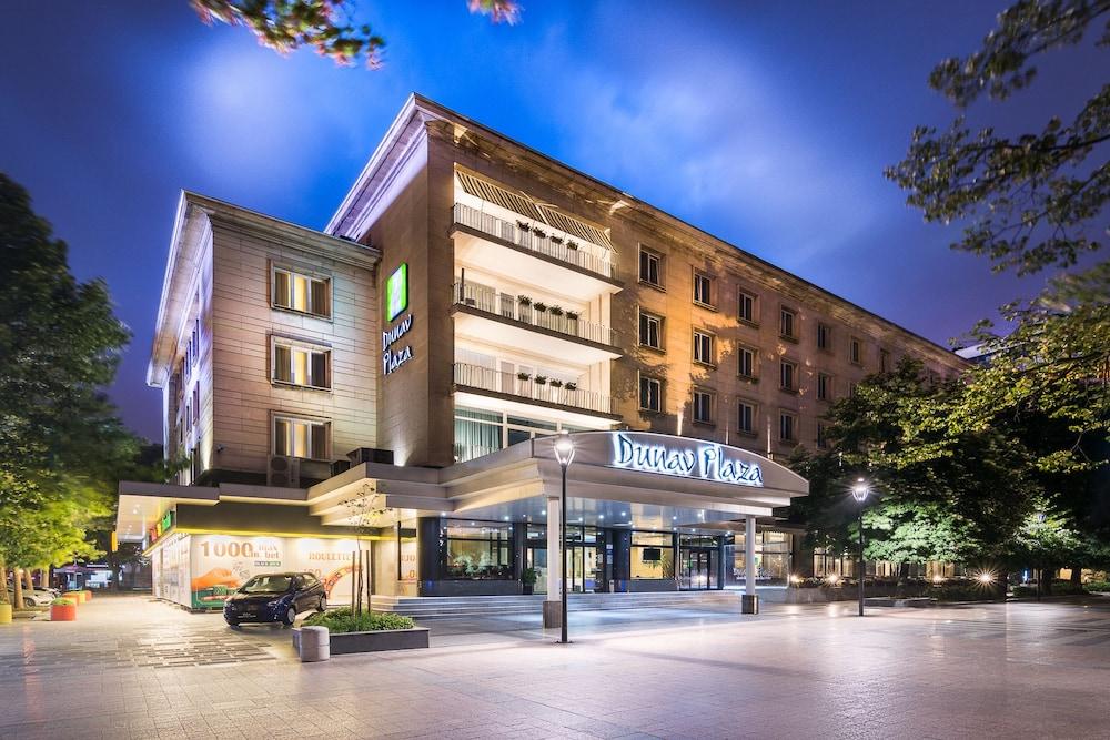Danube Plaza Hotel 66394 — 3