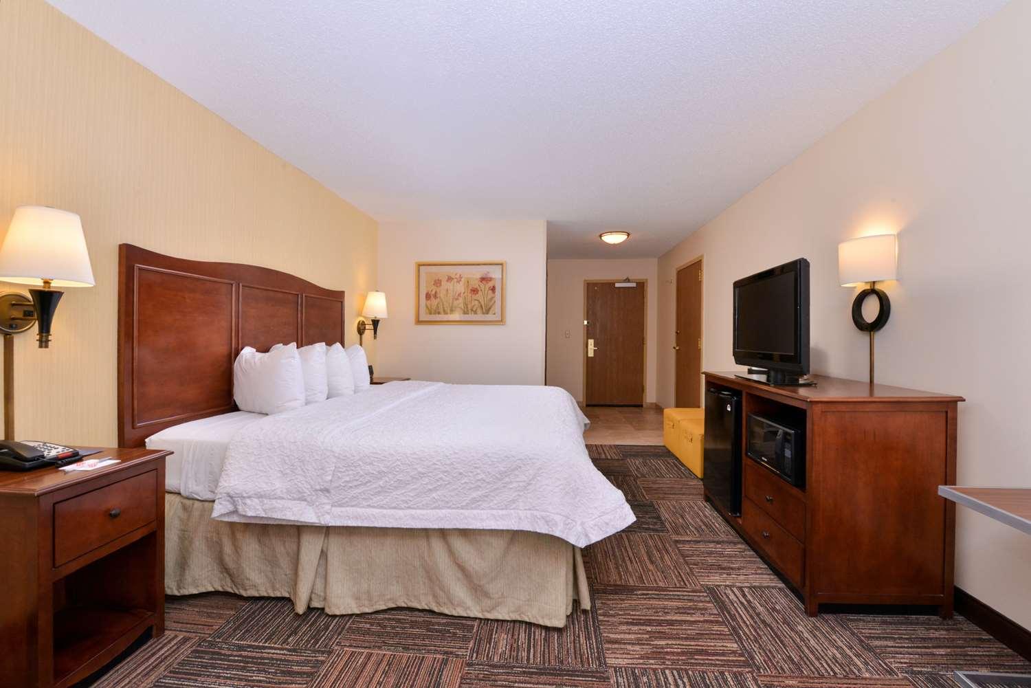 Hampton Inn Elkhart In — 7