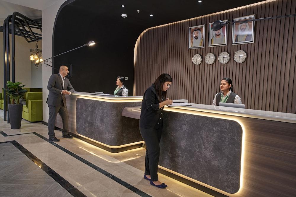 Hotel Holiday International Sharjah — 8